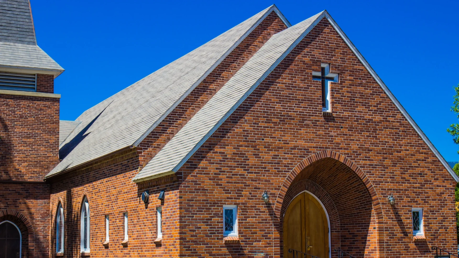 Brick building with asphalt roof